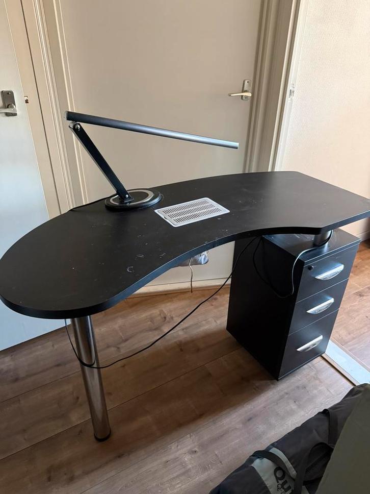 Nageltafel met afzuiging, Sieraden, Tassen en Uiterlijk, Uiterlijk | Cosmetica en Make-up, Zo goed als nieuw, Handen en Nagels