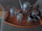 Vintage aluminium koffie- en theeservies met houten dienblad, Antiek en Kunst, Ophalen