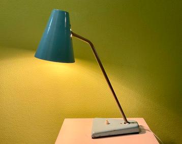 Poolse vintage industriële bureaulamp hoogte 48 cm beschikbaar voor biedingen