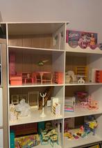 Houten poppenhuis +veel toebehoren barbiemeubels accessoires, Ophalen, Gebruikt, Poppenhuis