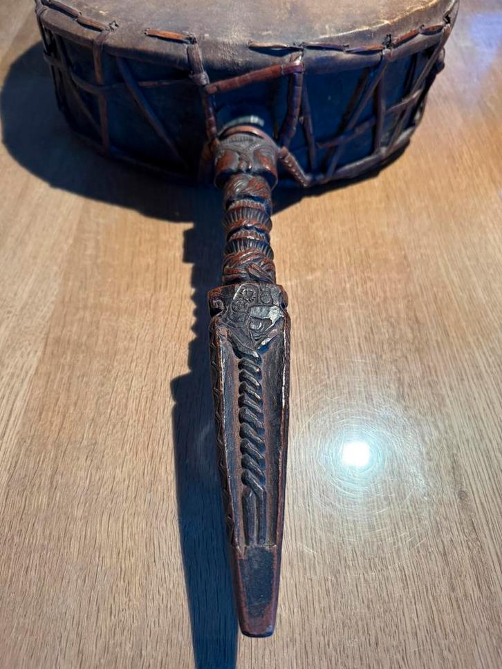 Nepalese sjamaandrum met dierenhuid en bewerkt handvat., Muziek en Instrumenten, Percussie, Trommel, Ophalen