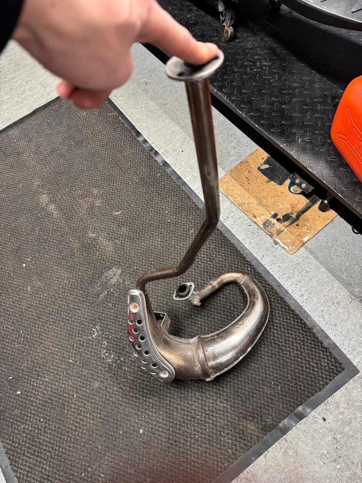 Derbi Uitlaat - Ontgrensd, Fietsen en Brommers, Brommeronderdelen | Algemeen, Gebruikt, Uitlaat, Ophalen of Verzenden