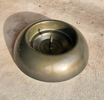 Standaard voor kerstboom. Metaal. beschikbaar voor biedingen