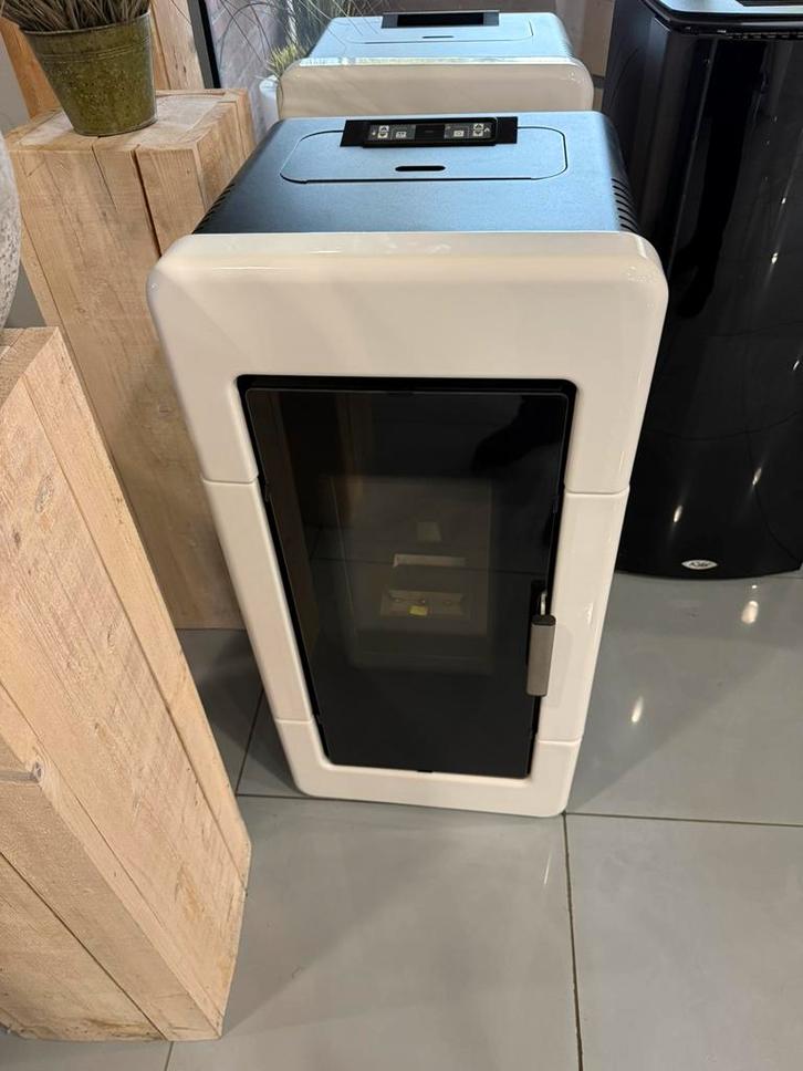 Pelletkachel CV, Witgoed en Apparatuur, Airco's, Zo goed als nieuw, Wandairco, Minder dan 60 m³, 3 snelheden of meer, Verwarmen