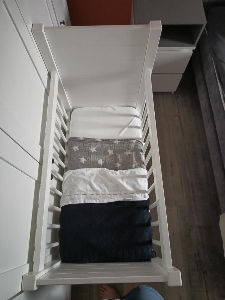 Wieg voor baby met linnengoed, Kinderen en Baby's, Babywiegjes en Ledikanten, Zo goed als nieuw, Wieg, Ophalen