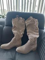 Nieuwe beige laarzen, nooit gedragen. Maat 42, Kleding | Dames, Ophalen of Verzenden