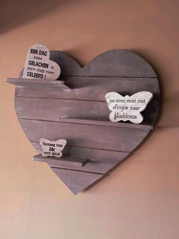 decoratieve houten hart beschikbaar voor biedingen
