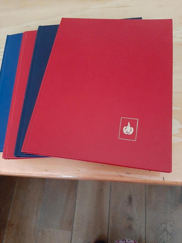 4 stockboeken postzegels, in prijs verlaagd, Postzegels en Munten, Postzegels | Toebehoren, Verzamelalbum, Verzenden