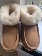 Boots uggs look a like suede, Ophalen of Verzenden, Zo goed als nieuw, Bruin, Snowboots