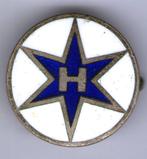 HENSCHEL email zilverkleurig tractor broche 20 mm ( E_007 ), Verzamelen, Speldjes, Pins en Buttons, Verzenden, Zo goed als nieuw