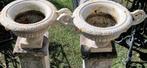 2 gietijzeren gietijzeren siervazen (excl sokkels) (brocante, Tuin en Terras, Tuinvazen, Ophalen of Verzenden, Gebruikt