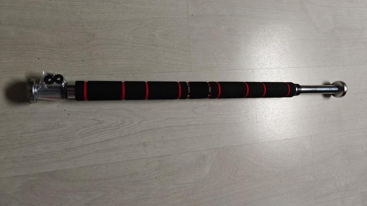 Optrekstang / Pullup Bar 63-83cm max. 100kg, Sport en Fitness, Fitnessmaterialen, Zo goed als nieuw, Oprekstang, Armen, Borst