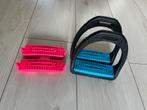 Kunststof stijgbeugels Inclusief 2 kleuren rubbers., Dieren en Toebehoren, Paarden en Pony's | Verzorgingsproducten, Ophalen of Verzenden