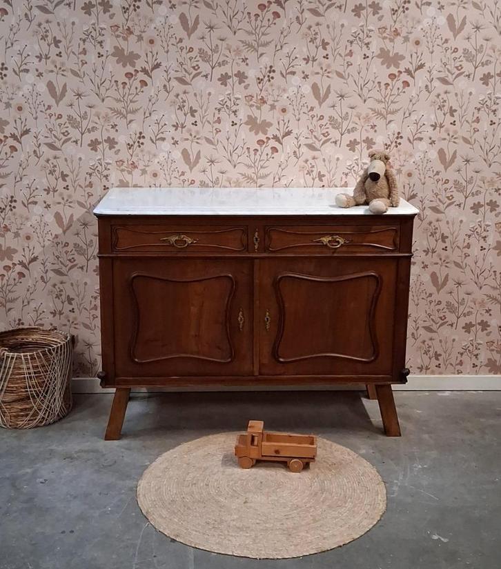 Vintage houten commode met wit marmeren blad “Britt”, Kinderen en Baby's, Kinderkamer | Commodes en Kasten, Zo goed als nieuw