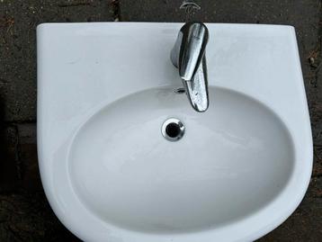 Sphinx 60cm wasbak 2 stuks beschikbaar voor biedingen