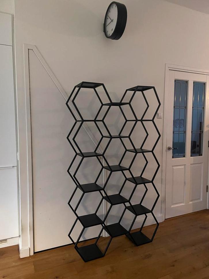 Stijlvolle metalen vakkenkast Hual, Huis en Inrichting, Kasten | Stellingkasten, Zo goed als nieuw, Ophalen