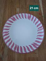 Aardewerk Bord met Roze Motief, Huis en Inrichting, Keuken | Servies, Gebruikt, Ophalen of Verzenden, Bord(en), Overige stijlen