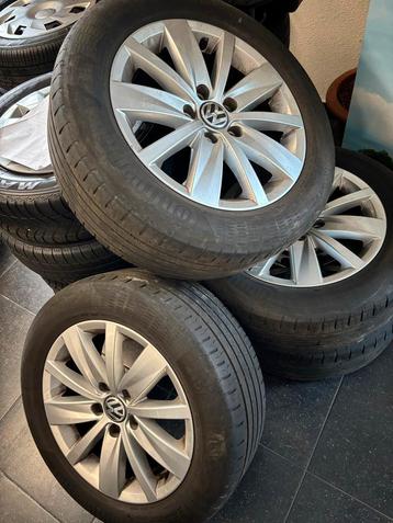 VW Passat Variant 2011 - 16" Velgen met Zomerbanden beschikbaar voor biedingen