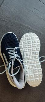 Sportschoenen Quechua Decathlon maat 36 (gymschoenen )zgan, Ophalen, Zo goed als nieuw, Sportschoenen