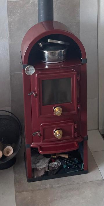 Heta scandia 6314  nl 5,5 kw houtkachel donkerrood gietijzer beschikbaar voor biedingen