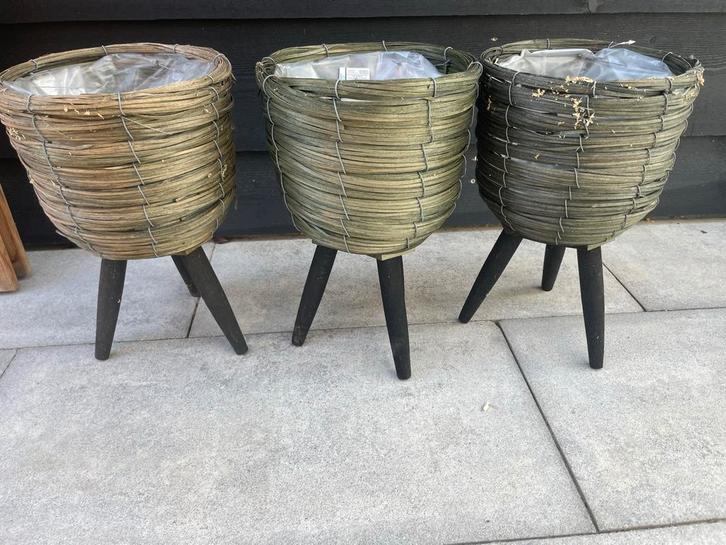 Rieten Bloempotten op Pootjes - Set van 3, Tuin en Terras, Bloembakken en Plantenbakken, Gebruikt, Overige materialen, Binnen
