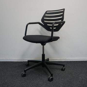 König + Neurath Nook Vergaderstoelen | Zwart Gemêleerde stof beschikbaar voor biedingen