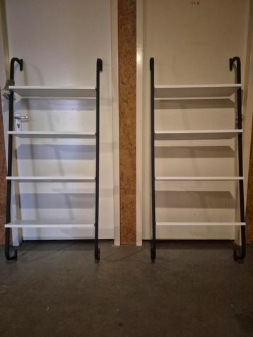 Wandkast / wandrek 150x60 cm ( LxB) beschikbaar voor biedingen