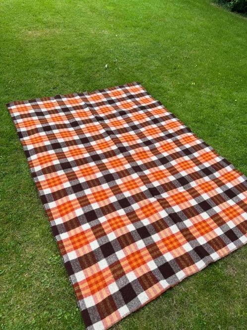 Prachtige wollen deken groot 236 cm x 173 cm, Huis en Inrichting, Woonaccessoires | Plaids en Woondekens, Gebruikt, Ophalen of Verzenden