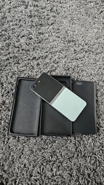 Samsung Galaxy Z5 Flip zo goed als nieuw! beschikbaar voor biedingen