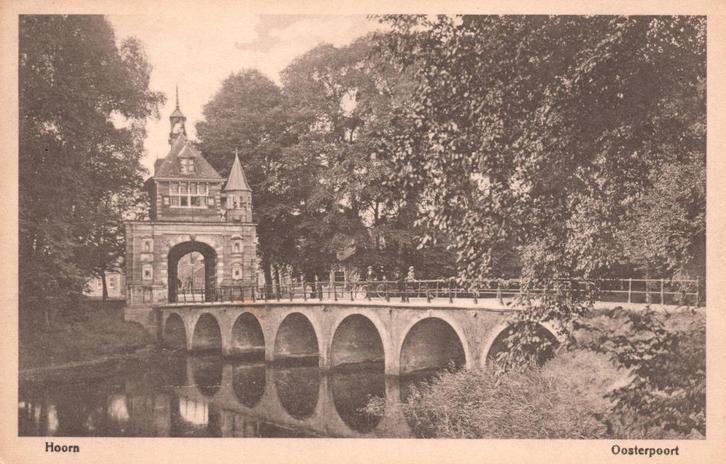 Hoorn, Oosterpoort  130275, Verzamelen, Ansichtkaarten | Nederland, Ongelopen, Noord-Holland, Verzenden