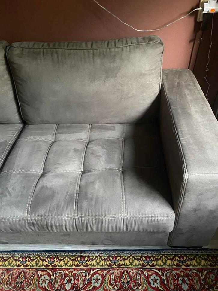 Mooie Grijze Bank - Comfortabel en Stijlvol!, Huis en Inrichting, Banken | Bankstellen, Gebruikt, Rechte bank, Tweepersoons, 150 tot 200 cm
