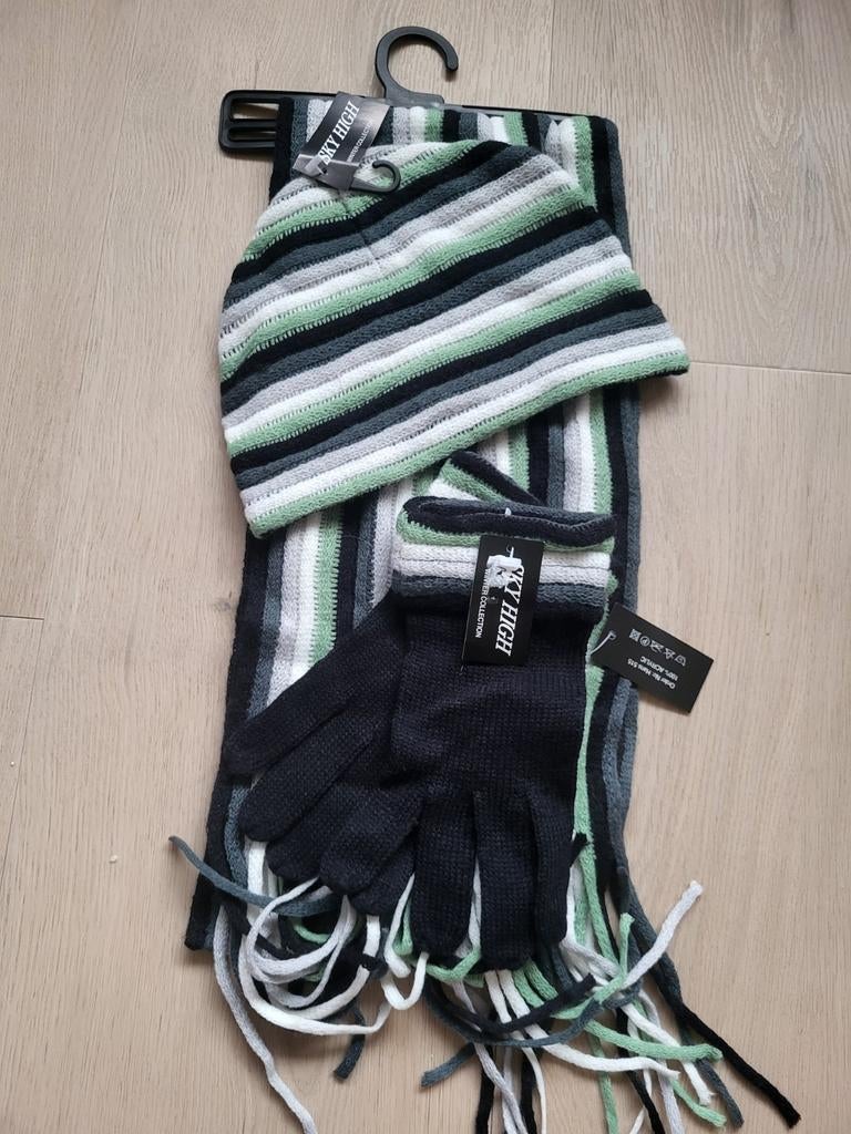 Nieuw 3 delig setje v Sky High: Muts, Sjaal&Handschoenen, Maat 38/40 (M), Sky High, Nieuw, Ophalen of Verzenden