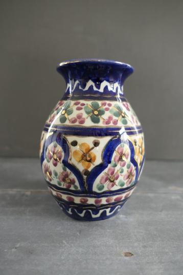 Vintage Majolica Holland vaas nummer 106 beschikbaar voor biedingen