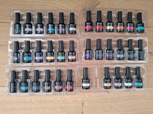 Grote verzameling gellak en een lamp., Sieraden, Tassen en Uiterlijk, Uiterlijk | Cosmetica en Make-up, Zo goed als nieuw, Handen en Nagels