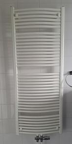Radiator zeer net, Huis en Inrichting, Badkamer | Badkamermeubels, Overige typen, Zo goed als nieuw, 150 tot 200 cm, 50 tot 100 cm