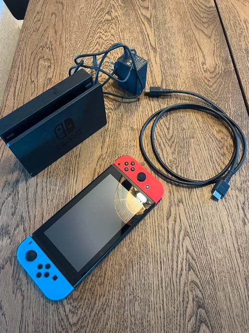 Te koop: Nintendo Switch incl. Mario Kart Deluxe 8, Spelcomputers en Games, Spelcomputers | Nintendo Switch, Zo goed als nieuw