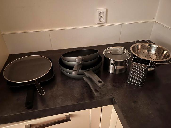 Pannenset. Inductie., Huis en Inrichting, Keuken | Potten en Pannen, Zo goed als nieuw, Pannenset, Rvs, Ophalen