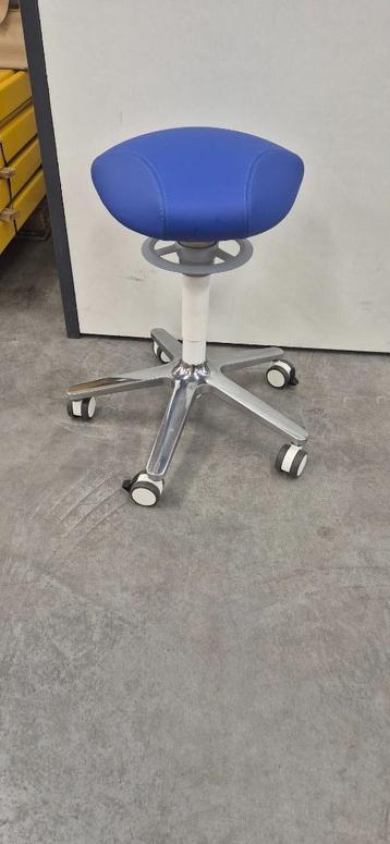 ONGO Roll verrijdbare dynamische balanskruk. Showroommodel! beschikbaar voor biedingen