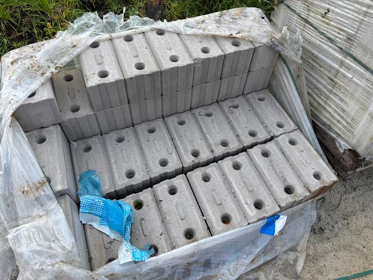 Kalkzandblokken dikte 150mm, Doe-het-zelf en Verbouw, Metselstenen, Zo goed als nieuw, Kalkzandstenen, Ophalen
