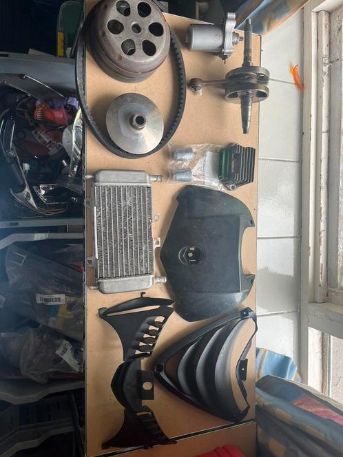 Piaggio gilera onderdelen 125cc 180cc zip sp ice runner skr, Motoren, Tuning en Styling, Ophalen of Verzenden