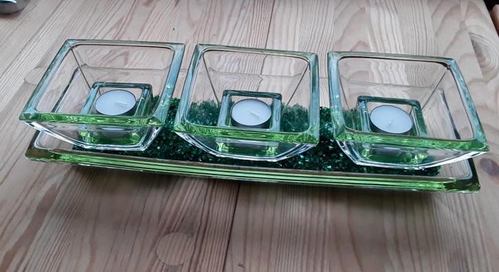 Groen glazen set met snackschaaltjes (7-delig), Huis en Inrichting, Keuken | Servies, Zo goed als nieuw, Glas of Glazen, Overige stijlen