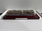 Te koop model AidaCosma cruiseschip 1:1400, Hobby en Vrije tijd, Modelbouw | Boten en Schepen, Ophalen of Verzenden, Zo goed als nieuw