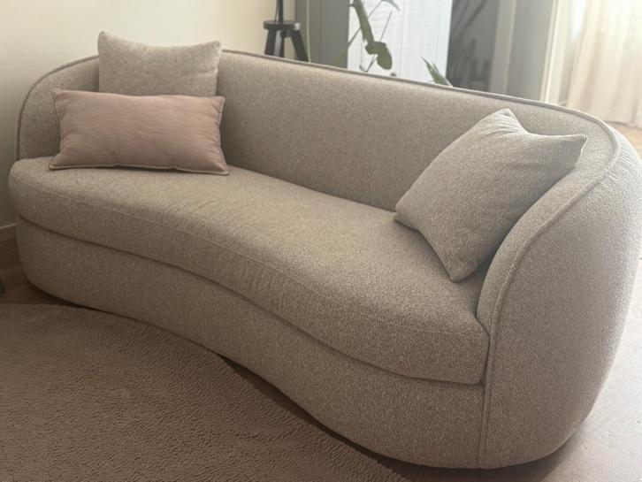 Driezits bank ronde vormen, Huis en Inrichting, Banken | Bankstellen, Zo goed als nieuw, Rechte bank, Driepersoons, 200 tot 250 cm