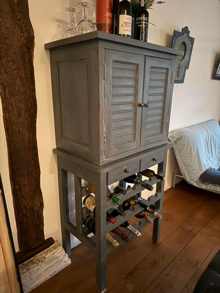 Landelijke wijnkast / borrelkast met wijnrek en glazenhouder, Huis en Inrichting, Woonaccessoires | Wijnrekken, Gebruikt, 75 cm of meer