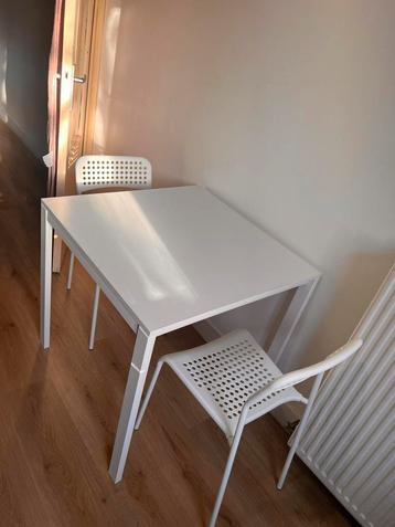 IKEA VIHALS tafel table een 2 ADDE Eetkamerstoel chairs wit beschikbaar voor biedingen