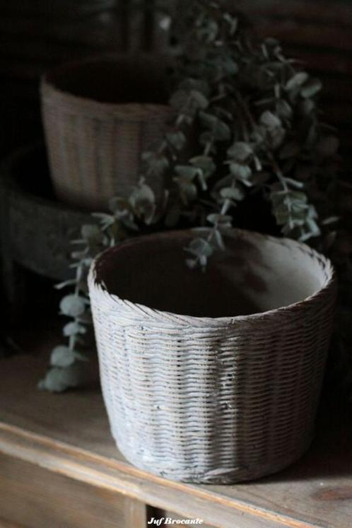 Bloempot steen rond 'rattanlook', Huis en Inrichting, Woonaccessoires | Overige, Nieuw, Ophalen of Verzenden