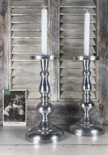 Vernikkeld metalen kandelaar robuust en vintage beschikbaar voor biedingen