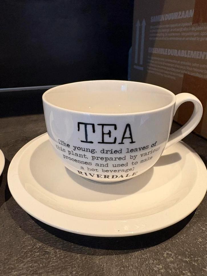 Riverdale Koffie- en Theekoppen met Bordjes, Huis en Inrichting, Keuken | Servies, Nieuw, Kop(pen) en/of Schotel(s), Overige stijlen