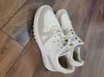 Sneakers, Wit, Ophalen of Verzenden, Sneakers of Gympen, Zo goed als nieuw
