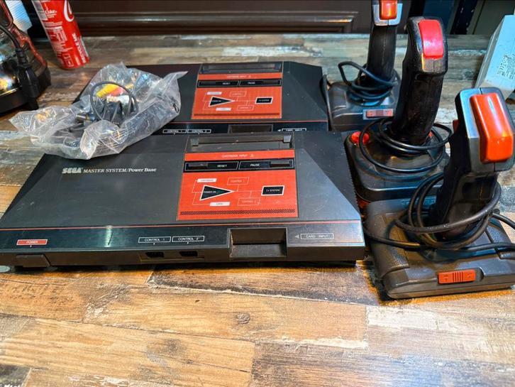 2x Sega Master System + Joysticks | Retro Gaming, Spelcomputers en Games, Spelcomputers | Atari, Zo goed als nieuw, Atari 2600